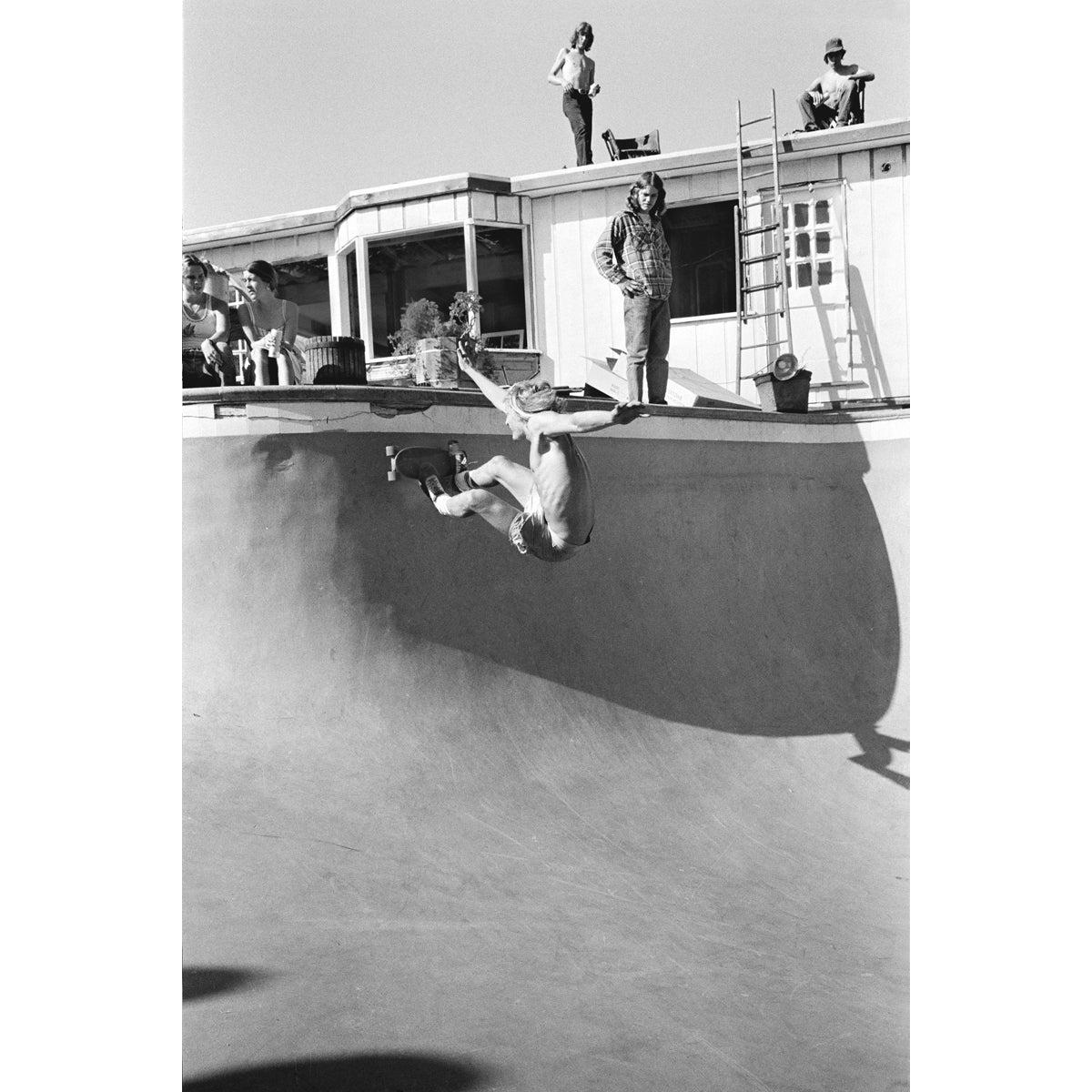 Empty Pool Vintage White - T Shirt