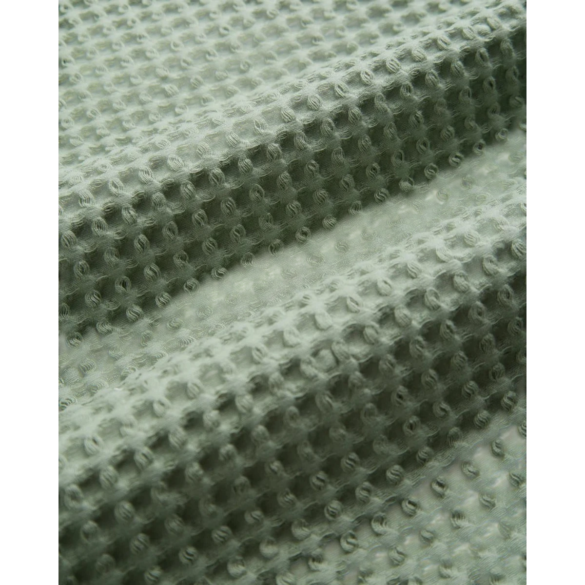 MILWORK Cornelius green waffle knit 100% cotton shirt with mother of pearl buttons, made in Portugal.