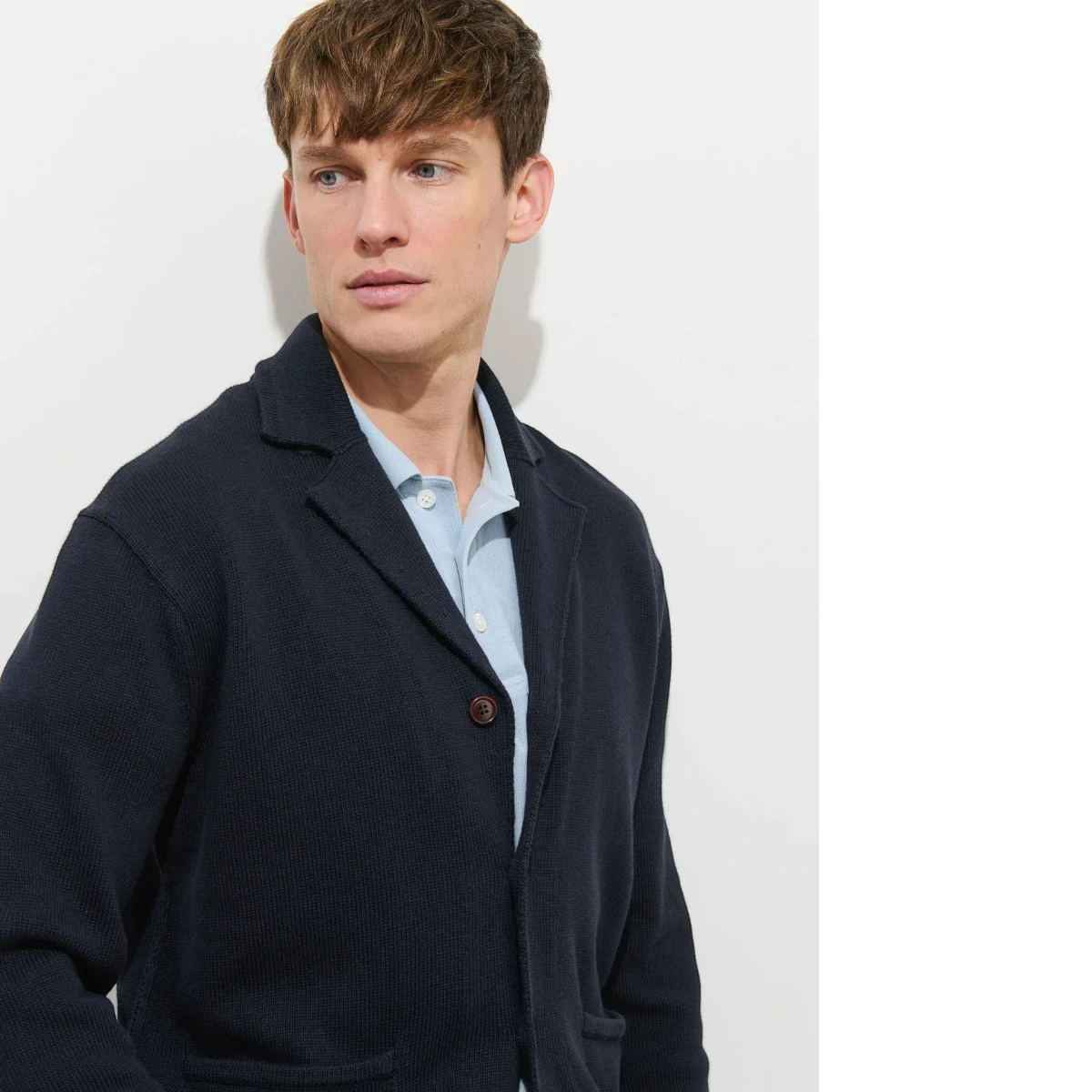 MILWORK dark navy cotton-linen blazer cardigan with corozo nut buttons and lapel collar.