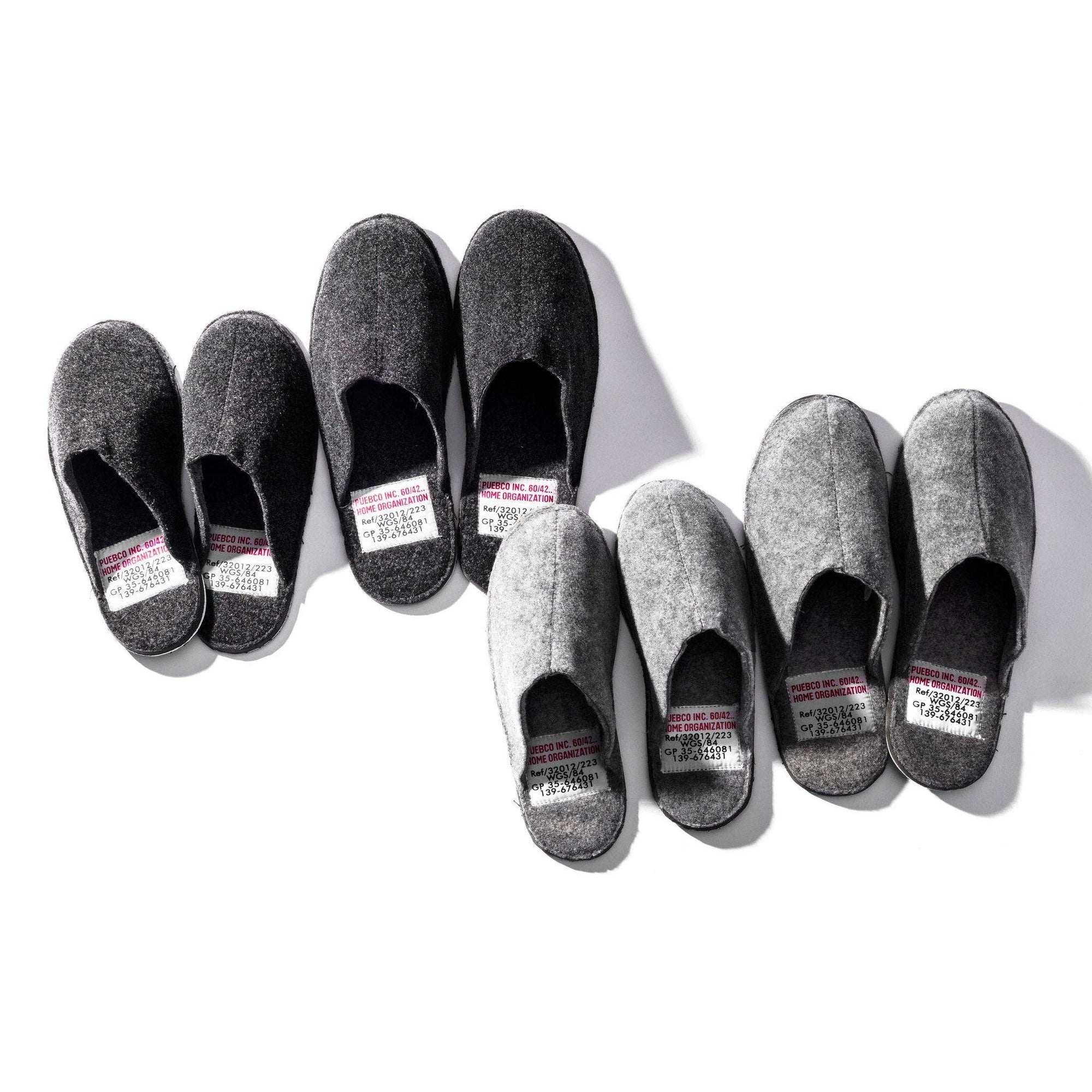 SLIPPERS: Light Gray / Small