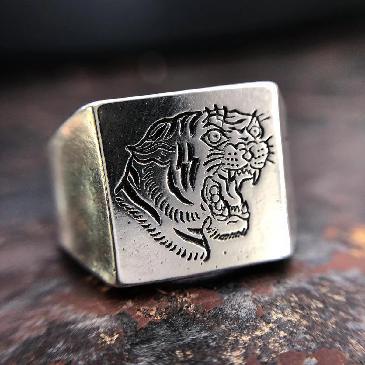 Tiger Signet Ring Silver - ring